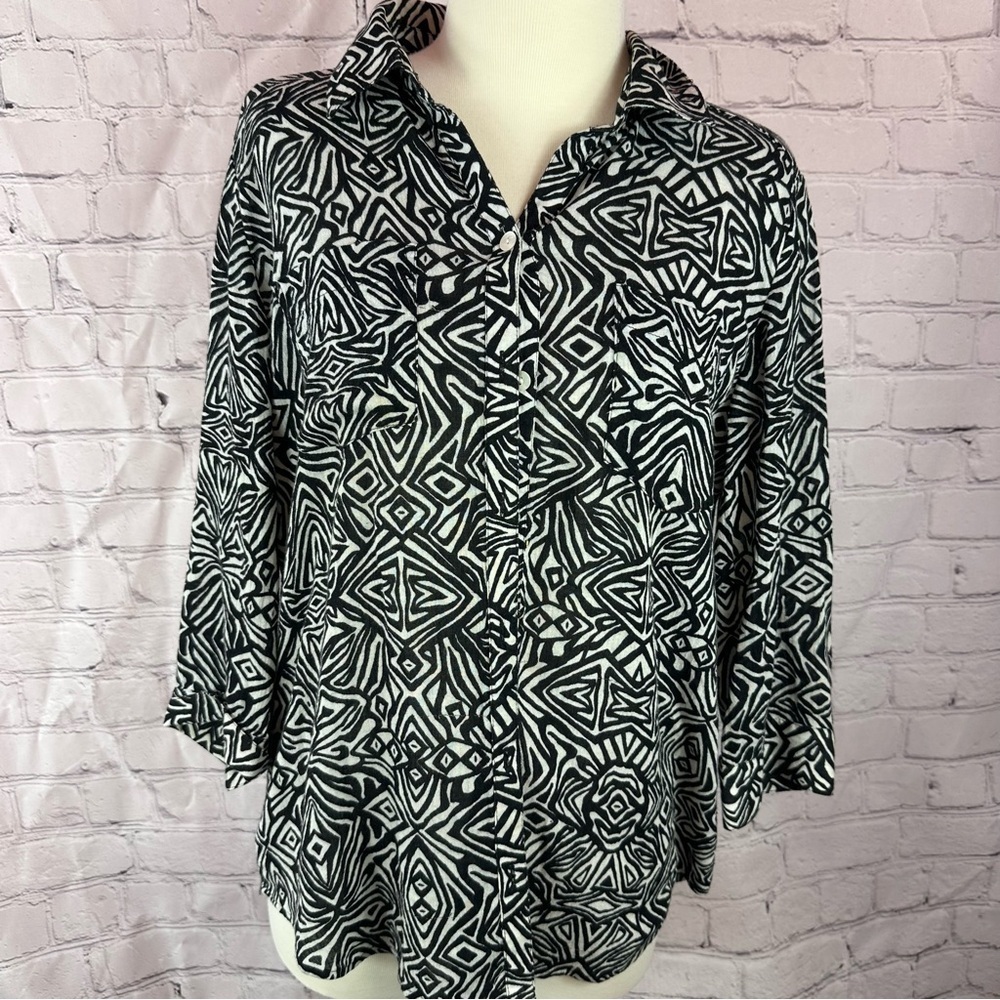 chico's black white geometric tribal print top 100% cotton sz 1 (med 8)